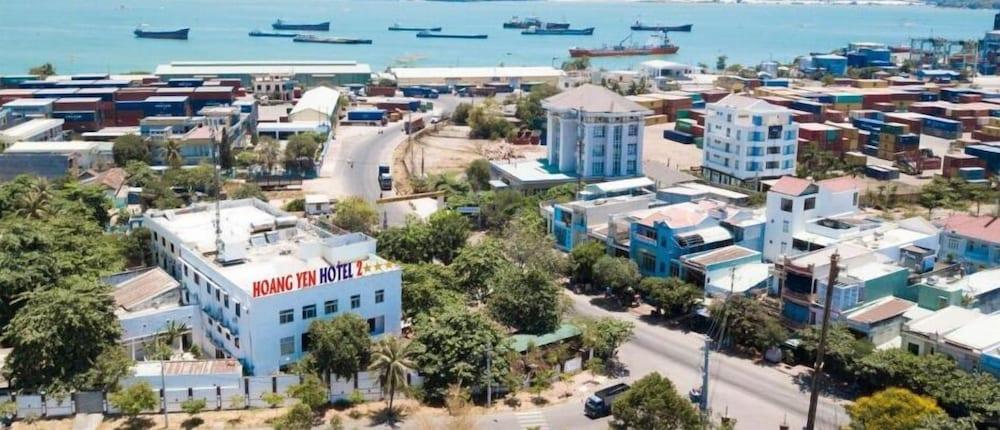 Hoang Yen Hotel 2 Куинён Экстерьер фото