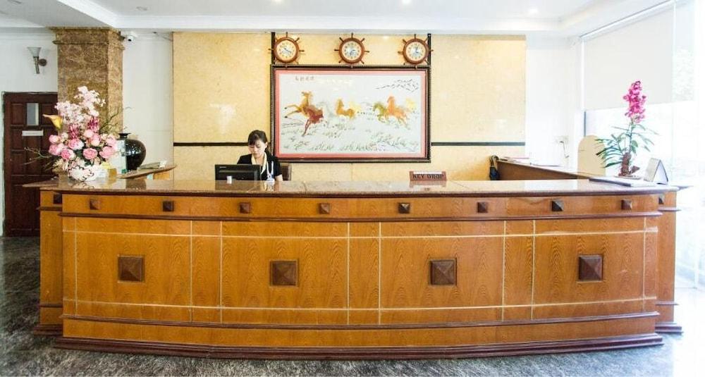 Hoang Yen Hotel 2 Куинён Экстерьер фото