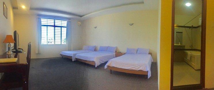 Hoang Yen Hotel 2 Куинён Экстерьер фото