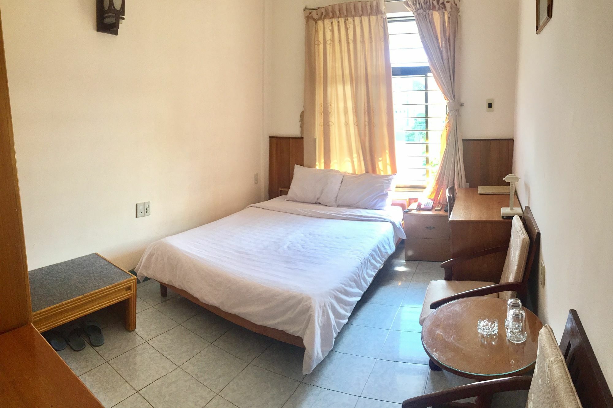 Hoang Yen Hotel 2 Куинён Экстерьер фото